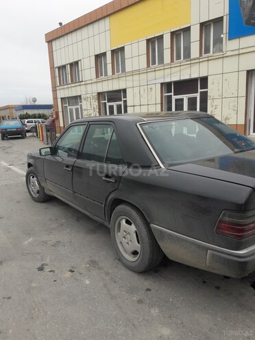 Mercedes E 300 1992, 236,563 km - 3.0 l - Bakı