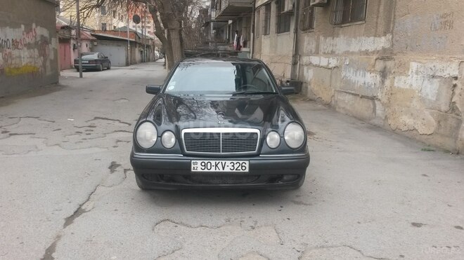 Mercedes E 200 1998, 235,000 km - 2.0 l - Bakı