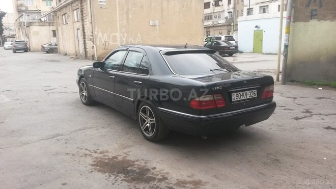 Mercedes E 200 1998, 235,000 km - 2.0 l - Bakı
