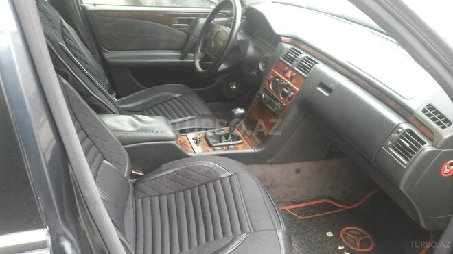 Mercedes E 200 1998, 235,000 km - 2.0 l - Bakı