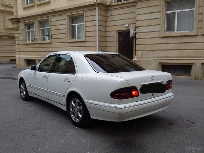 Mercedes E 220 2001, 294,000 km - 2.2 l - Bakı