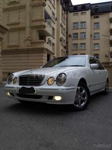 Mercedes E 220 2001, 294,000 km - 2.2 l - Bakı