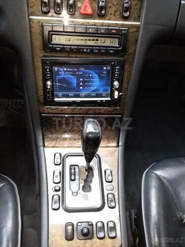 Mercedes E 220 2001, 294,000 km - 2.2 l - Bakı