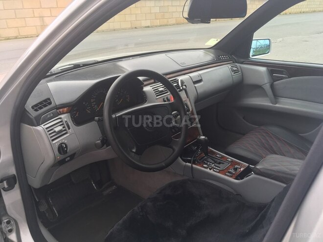 Mercedes E 280 1998, 31,000 km - 2.8 л - Bakı