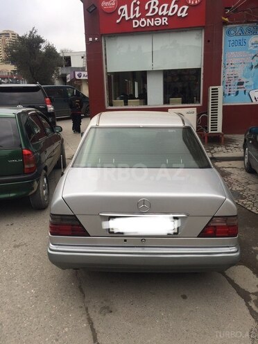 Mercedes E 220 1995, 301,010 km - 2.2 l - Bakı
