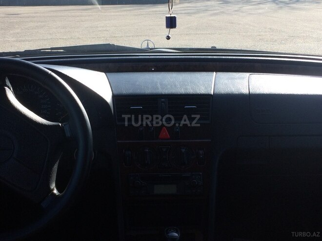 Mercedes C 240 1998, 272,656 km - 2.4 l - Quba