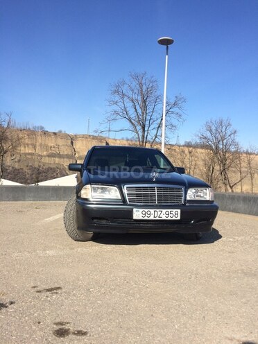 Mercedes C 240 1998, 272,656 km - 2.4 l - Quba