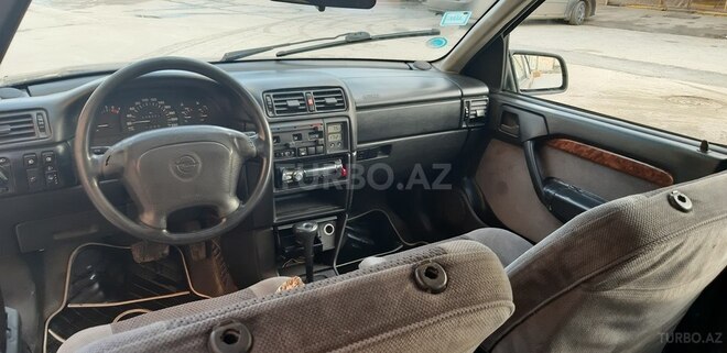 Opel Vectra 1995, 411,000 km - 1.8 l - Bakı