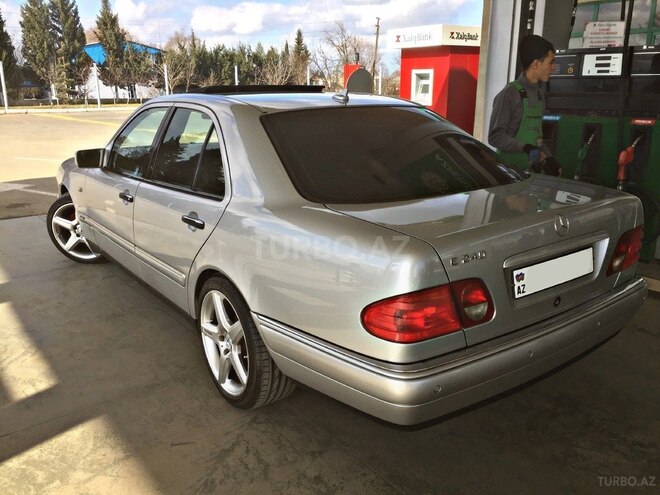 Mercedes E 240 1998, 260,000 km - 2.4 l - Bakı