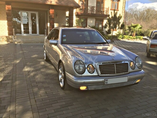 Mercedes E 240 1998, 260,000 km - 2.4 l - Bakı