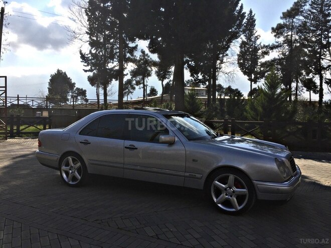 Mercedes E 240 1998, 260,000 km - 2.4 l - Bakı