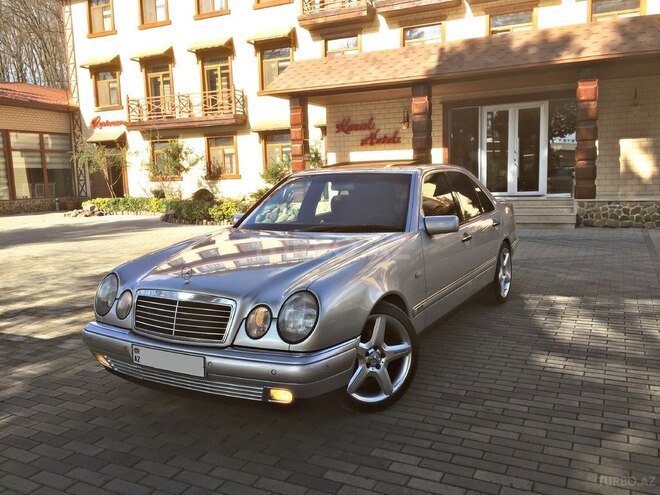 Mercedes E 240 1998, 260,000 km - 2.4 l - Bakı