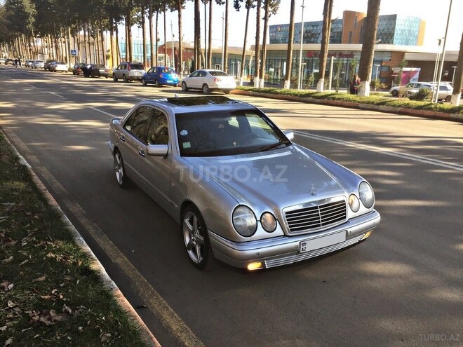 Mercedes E 240 1998, 260,000 km - 2.4 l - Bakı