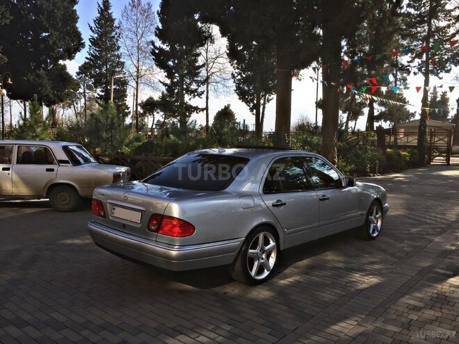 Mercedes E 240 1998, 260,000 km - 2.4 l - Bakı