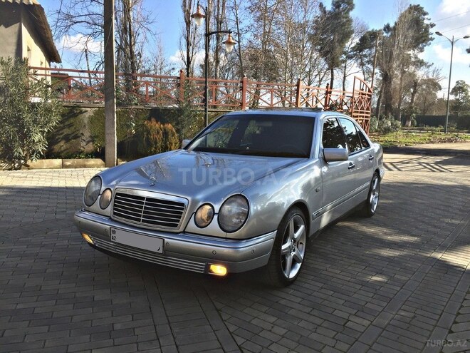 Mercedes E 240 1998, 260,000 km - 2.4 l - Bakı