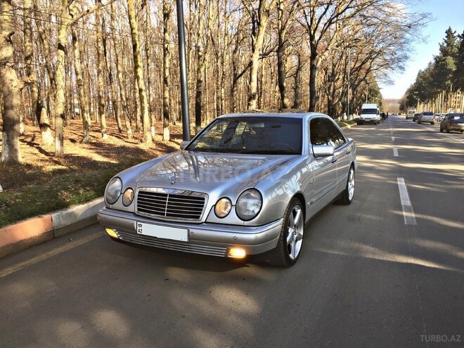 Mercedes E 240 1998, 260,000 km - 2.4 l - Bakı