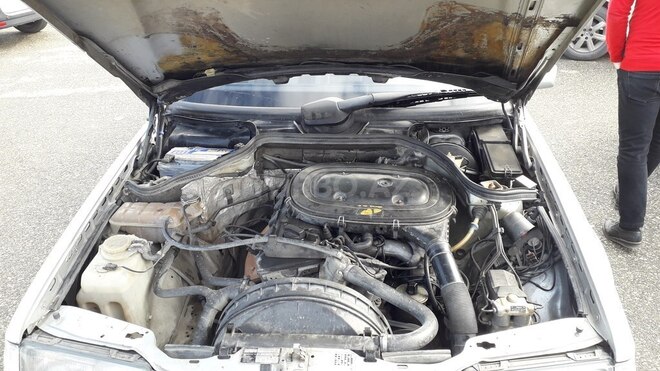 Mercedes E 230 1991, 293,000 km - 2.3 l - Bakı