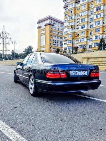 Mercedes E 320 2000, 202,000 km - 3.2 l - Bakı