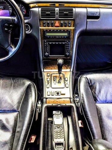 Mercedes E 320 2000, 202,000 km - 3.2 l - Bakı