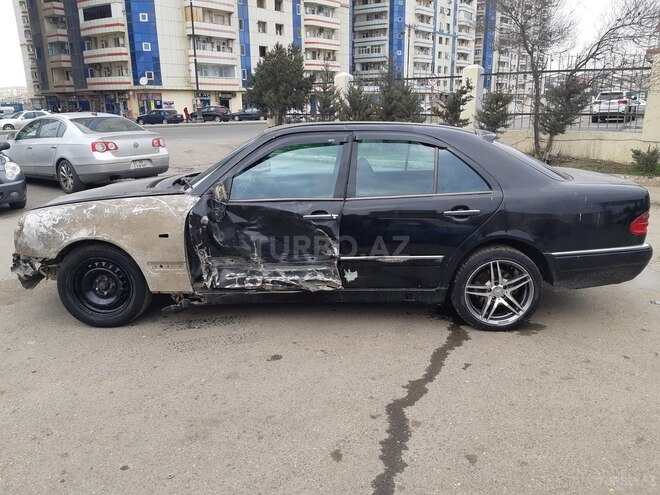 Mercedes E 240 1999, 248,000 km - 2.4 л - Bakı