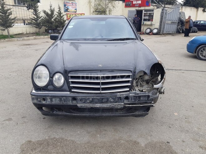 Mercedes E 240 1999, 248,000 km - 2.4 л - Bakı