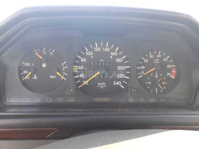Mercedes E 220 1993, 350,000 km - 2.2 l - Qusar