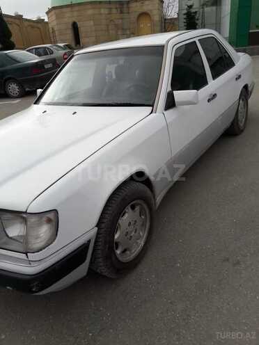 Mercedes E 220 1993, 350,000 km - 2.2 l - Qusar