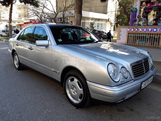 Mercedes E 240 1999, 280,000 km - 2.4 l - Bakı