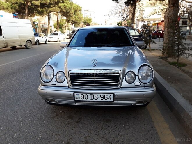 Mercedes E 240 1999, 280,000 km - 2.4 l - Bakı