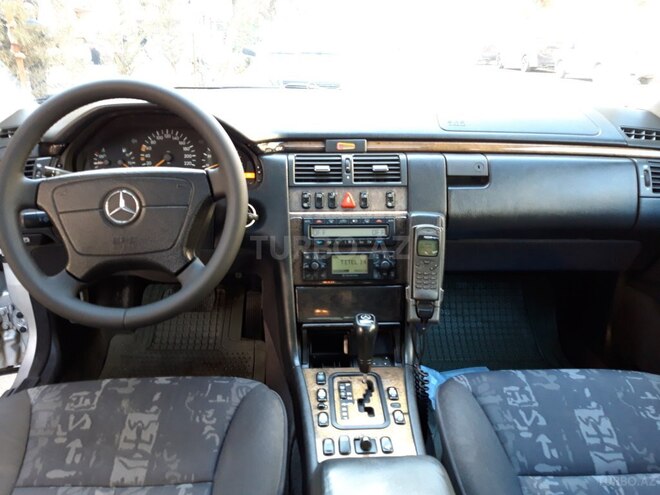 Mercedes E 240 1999, 280,000 km - 2.4 l - Bakı