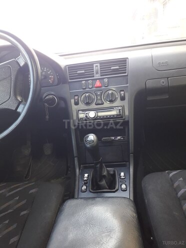 Mercedes C 240 2000, 176,100 km - 2.4 l - Bakı