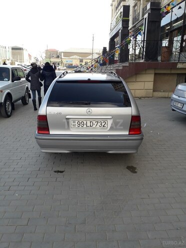 Mercedes C 240 2000, 176,100 km - 2.4 l - Bakı