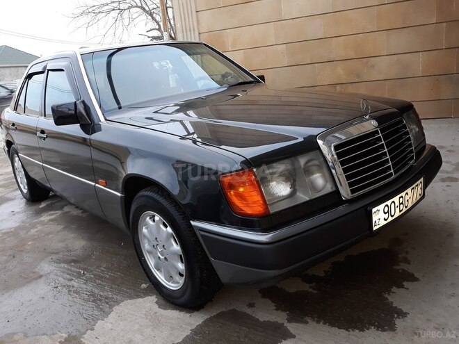 Mercedes E 200 1991, 260,000 km - 2.0 l - Bakı