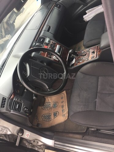 Mercedes E 240 1999, 216,916 km - 2.4 л - Bakı