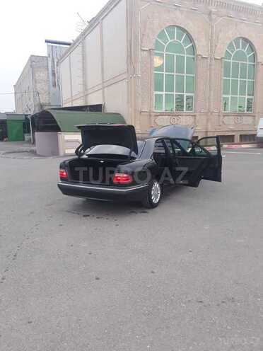 Mercedes E 240 2000, 200,000 km - 2.6 l - Gəncə