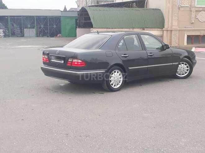 Mercedes E 240 2000, 200,000 km - 2.6 l - Gəncə