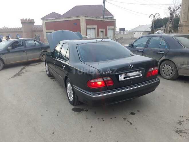 Mercedes E 240 2000, 200,000 km - 2.6 l - Gəncə