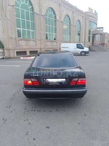 Mercedes E 240 2000, 200,000 km - 2.6 l - Gəncə