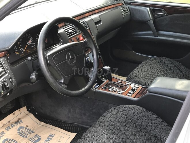 Mercedes E 240 1998, 238,500 km - 2.4 l - Bakı