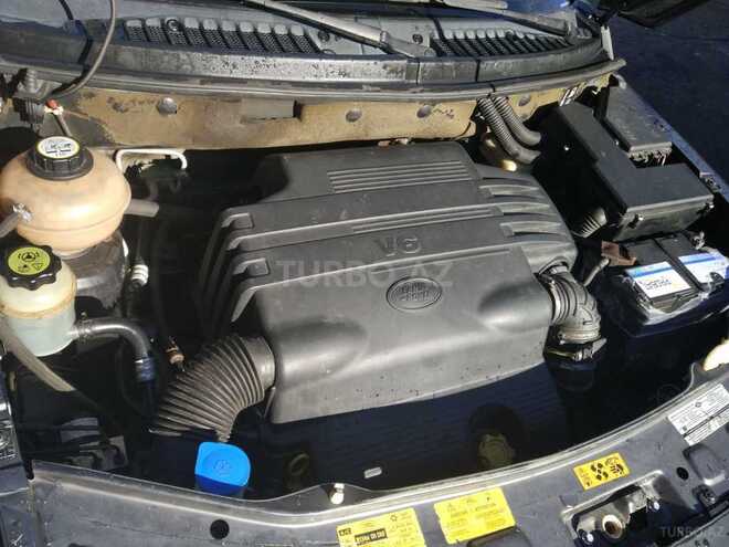 Land Rover Freelander 2002, 198,568 km - 2.5 l - Qax