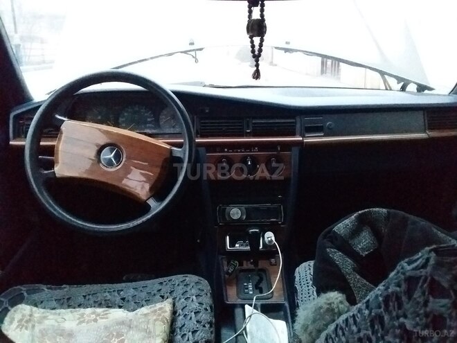 Mercedes 190 1990, 222,222 km - 2.0 l - Quba