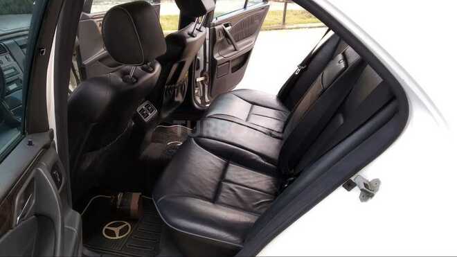 Mercedes E 240 2001, 240,520 km - 2.4 l - Masallı