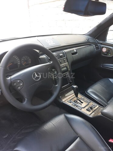 Mercedes E 240 2001, 250,000 km - 2.4 l - Bakı