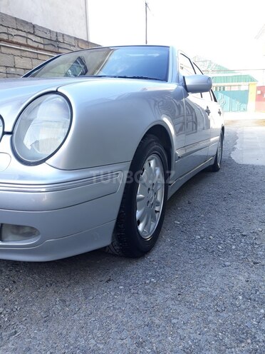 Mercedes E 240 2001, 250,000 km - 2.4 l - Bakı