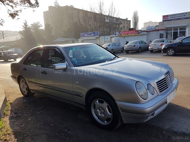 Mercedes E 220 1999, 320,000 km - 2.2 l - Bakı