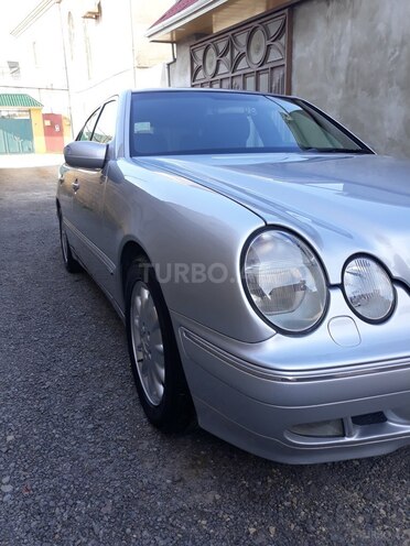 Mercedes E 240 2001, 250,000 km - 2.4 l - Bakı