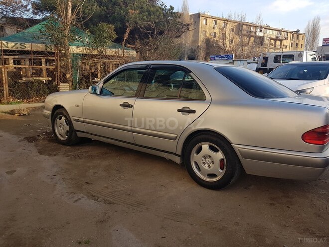Mercedes E 220 1999, 320,000 km - 2.2 l - Bakı