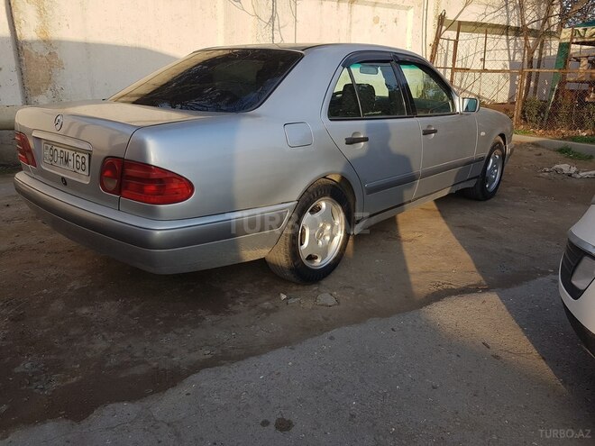 Mercedes E 220 1999, 320,000 km - 2.2 l - Bakı