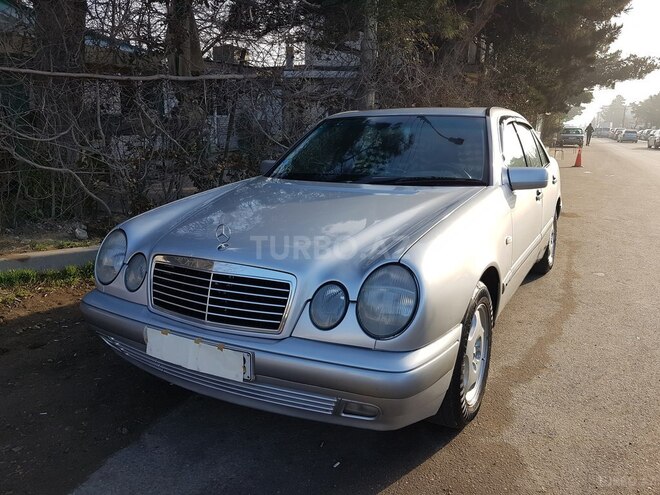 Mercedes E 220 1999, 320,000 km - 2.2 l - Bakı