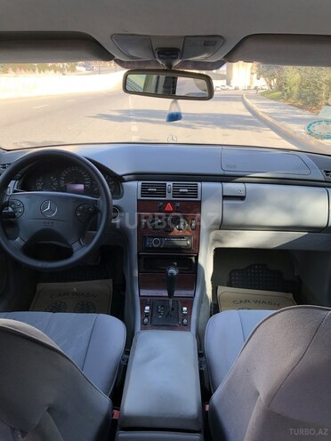 Mercedes E 270 1999, 348,258 km - 2.7 l - Bakı